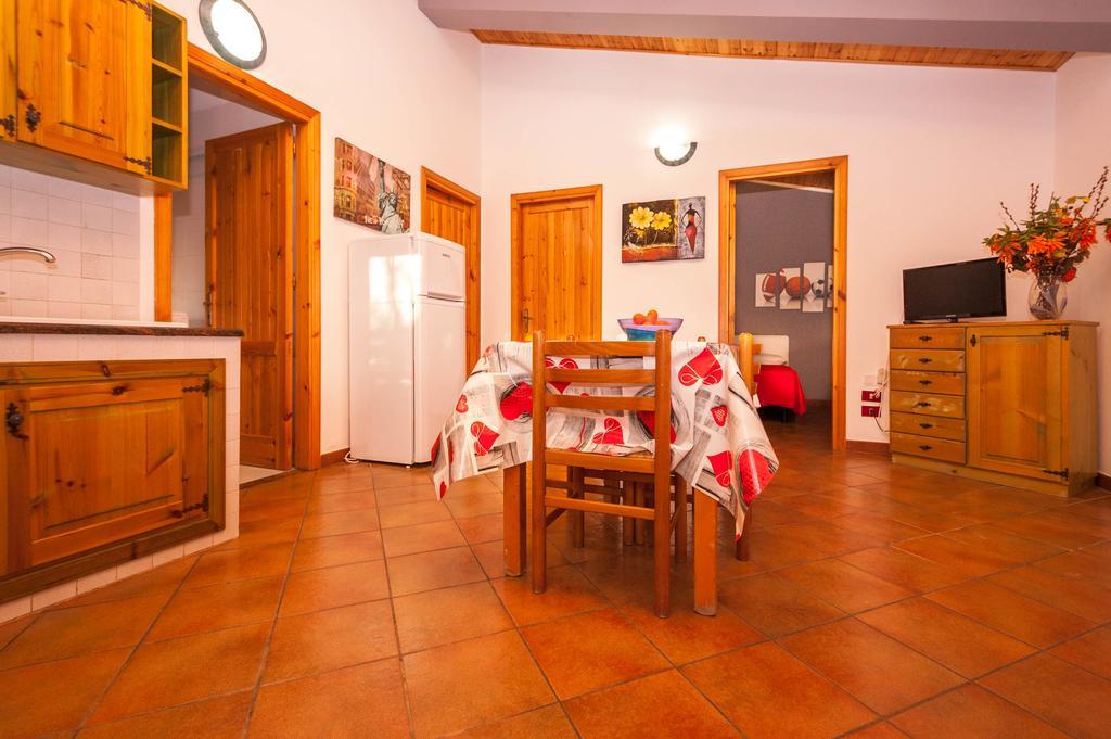 Villa Cicas Sul Mare Кампофеличе-ди-Роччелла Экстерьер фото