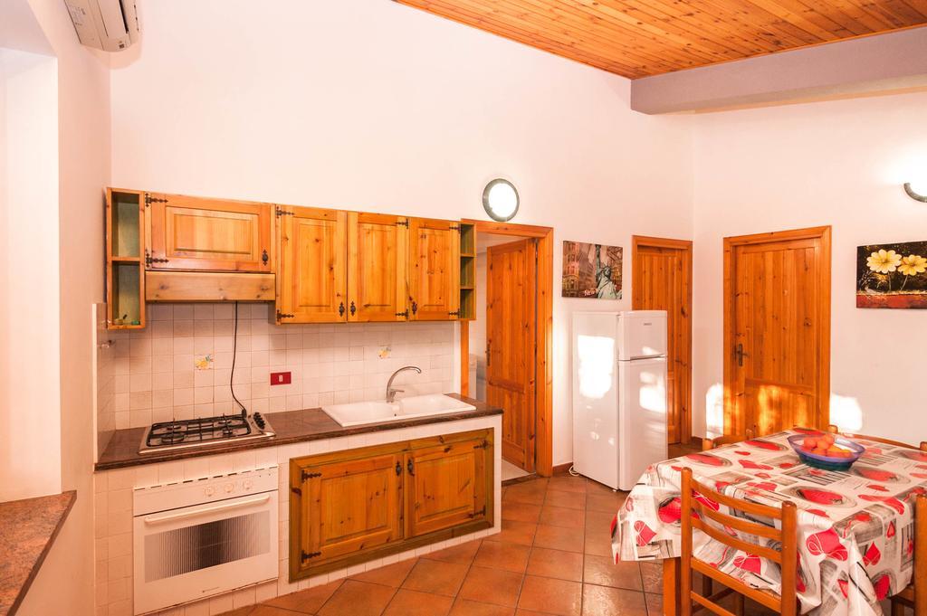 Villa Cicas Sul Mare Кампофеличе-ди-Роччелла Экстерьер фото