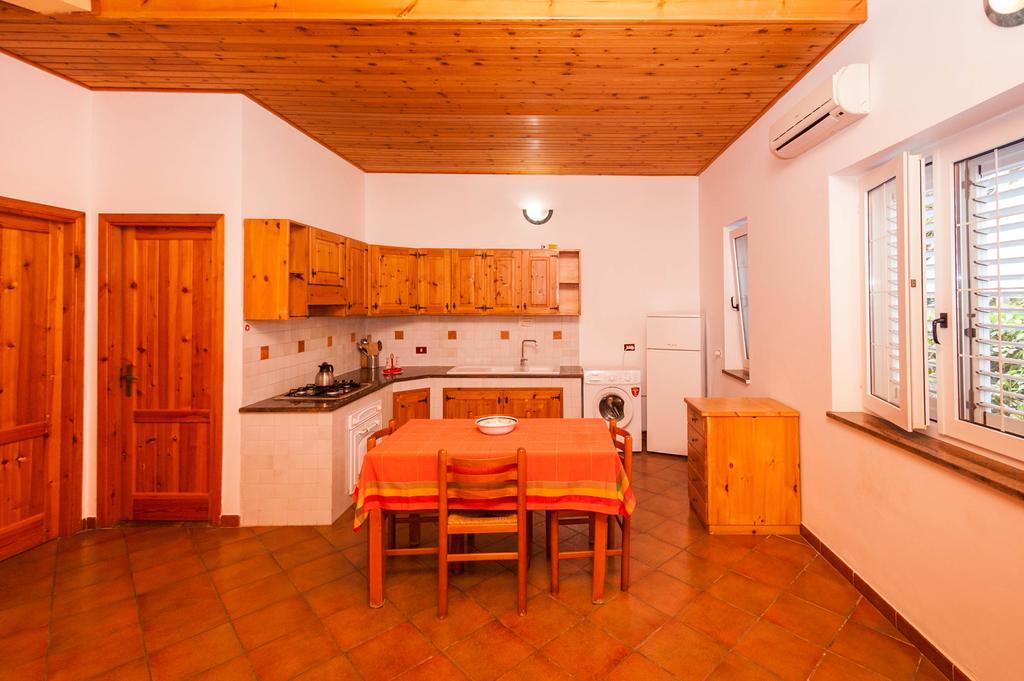 Villa Cicas Sul Mare Кампофеличе-ди-Роччелла Экстерьер фото